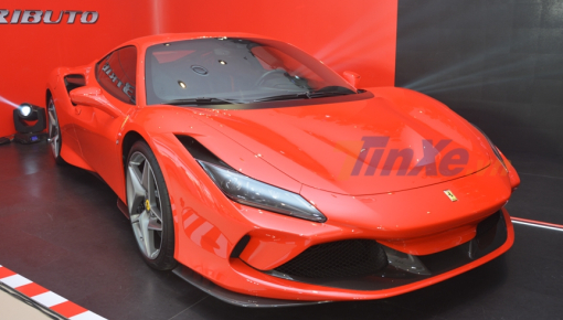 Cận cảnh Ferrari F8 Tributo đầu tiên về Việt Nam chỉ để trưng bày