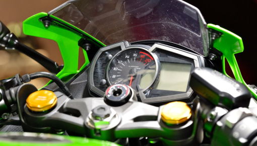 Cận cảnh Kawasaki Ninja ZX-25R - Sportbike mạnh nhất phân khúc với tua máy lên đến 20.000 vòng/phút