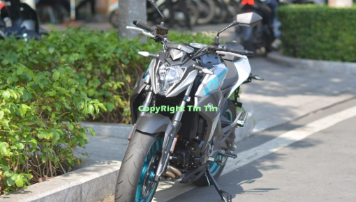 Cận cảnh CFMoto 400NK giá 135 triệu đồng tại Việt Nam, đối thủ của Kawasaki Z400