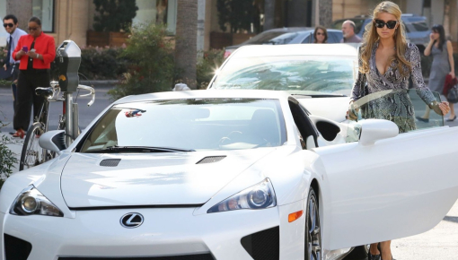 Siêu xe Lexus LFA cũ của "nữ hoàng tiệc tùng" Paris Hilton được rao bán với giá nửa triệu đô