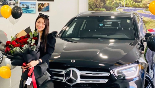 Chê xe Porsche, "quả bom sex" Thuỷ Top tậu Mercedes-Benz GLC 200 4Matic 2020 hơn 2 tỷ đồng