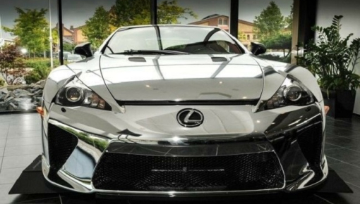 Siêu xe Lexus LFA sáng loáng và còn gần như mới được bán với giá hơn 22 tỷ đồng