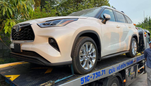 Toyota Highlander 2020 đầu tiên được nhập về Việt Nam với giá khoảng 4 tỷ đồng, cạnh tranh Ford Explorer