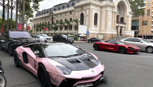 Siêu xe Lamborghini Aventador độ khủng của Đà Lạt tụ tập cùng McLaren 720S Spider và Rolls-Royce Cullinan tại Sài thành