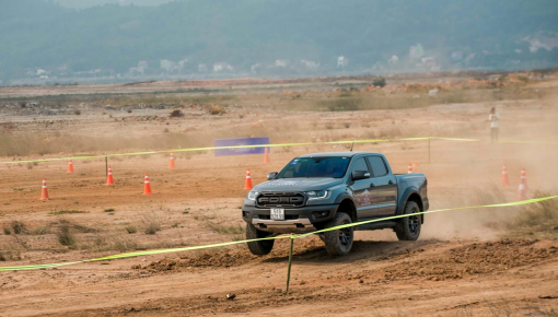 Loạn như xe bán tải ở Việt Nam: chiếc thì tính phí như xe con, chiếc thì bỗng chốc “lắc mình” thành xe tải