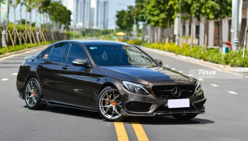 Mercedes-Benz C300 AMG được chủ nhân mạnh tay chi gần 300 triệu đồng để độ xe