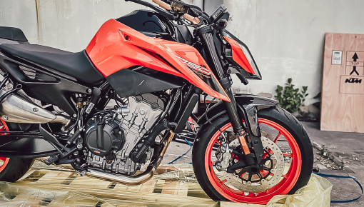 Naked bike KTM 790 Duke mang sức mạnh 105 mã lực chốt giá tại Việt Nam