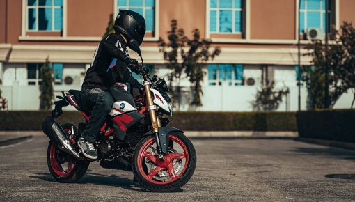 BMW ra mắt naked bike G310R 2021, công bố giá bán dòng G310 rẻ đến bất ngờ