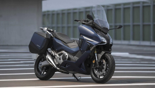 Đồ sộ, khoẻ khoắn và công nghệ đầy mình là những từ ngữ để miêu tả Honda Forza 750 vừa trình làng