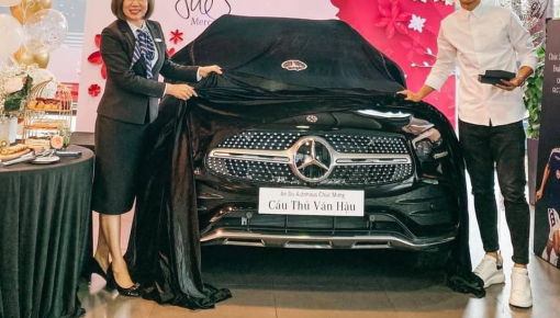 Tương tự như Quang Hải, Văn Hậu cũng chọn mua Mercedes-Benz GLC 300 giá gần 2,4 tỷ đồng