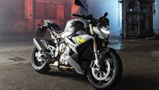 Naked bike cao cấp BMW S1000R 2021 chốt giá chỉ 415 triệu đồng