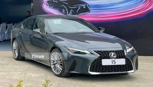 Lexus IS 300 2021 bất ngờ lộ ảnh thật tại Việt Nam trước ngày chính thức ra mắt