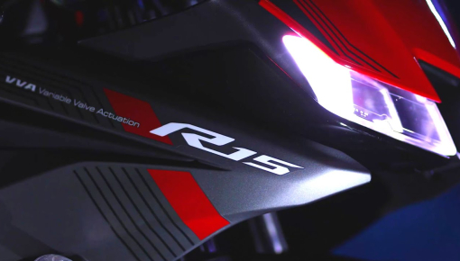 Yamaha R15 2021 ra mắt với màu mới, chưa có thiết kế thân vỏ khác biệt so với trước