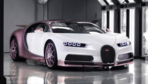 "Chồng nhà người ta" mua siêu xe Bugatti Chiron Sport màu hồng độc nhất vô nhị để tặng vợ nhân ngày Valentine