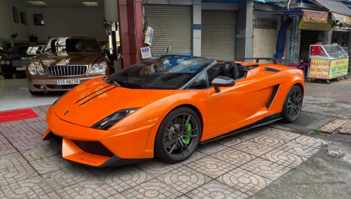 Siêu xe mui trần Lamborghini Gallardo Spyder Performante độc nhất Việt Nam thay áo mới