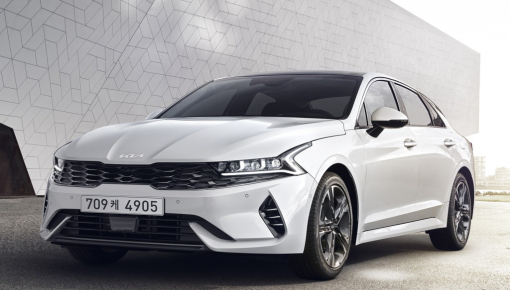 Kia K5 2022 ra mắt, thay đổi nhẹ trong thiết kế, trang bị và giá bán