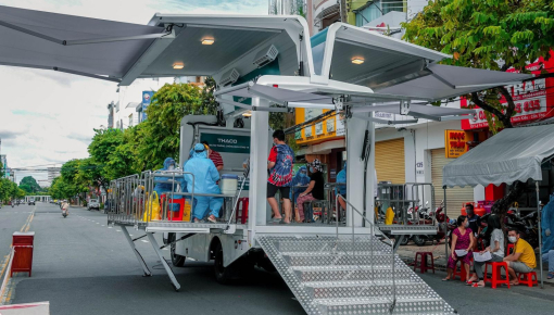 Cần Thơ bắt đầu sử dụng xe chuyên dụng của THACO để tiêm vắc-xin lưu động