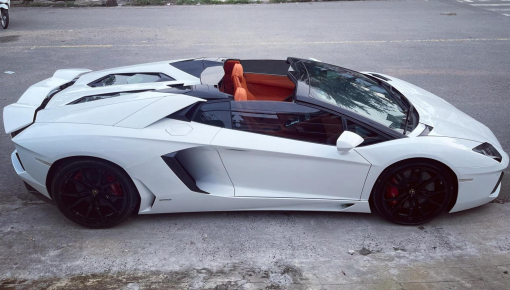 Lamborghini Aventador mui trần được chủ nhân cho thay áo nội thất, tông màu cam đất làm điểm nhấn