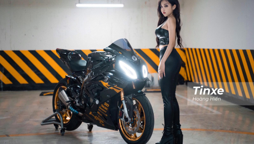 Hotgirl Hà Thành đọ dáng cùng "cá mập" BMW S1000RR Carbon