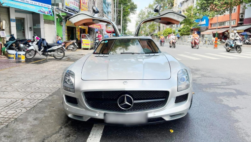 Mercedes-Benz SLS AMG đầu tiên về Việt Nam tái xuất với nội thất được độ thêm đồ chơi bảo bối dành cho chủ nhân