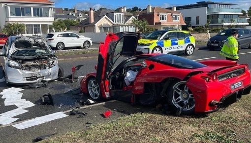 Video: Nhân viên gây tai nạn cho siêu xe Ferrari Enzo hơn 60 tỷ đồng của khách, thiệt hại trên 10 tỷ đồng