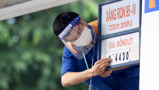 Giá xăng dầu hôm nay 23/11/2023: Giá xăng E5 RON 92 giảm còn 21.690 đồng/lít