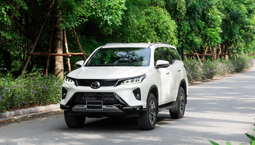 Doanh số SUV 7 chỗ năm 2022: Toyota Fortuner dẫn đầu, Ford Everest bám đuổi sát nút