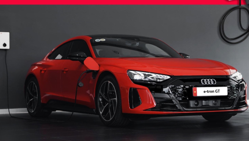 Audi Việt Nam ưu đãi giá cho xe xăng, tặng sạc cho ô tô điện