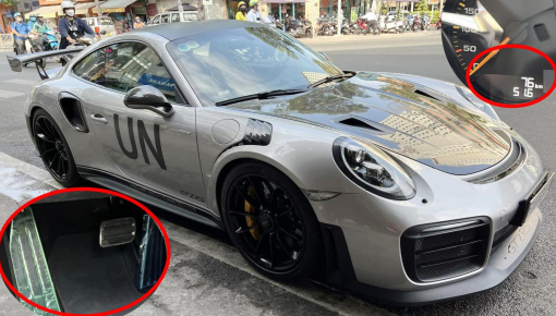"Qua" Vũ lần đầu cầm lái Porsche 911 GT2 RS hơn 25 tỷ đồng sau 4 năm mua về, còn nguyên seal, xe mới lăn bánh 76 km