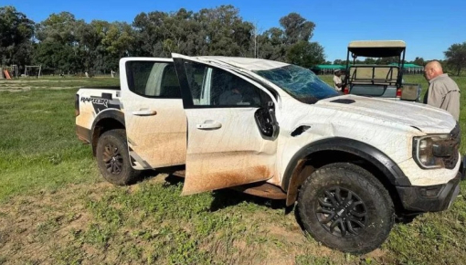 Thử khả năng off-road, nhân viên đại lý phá nát chiếc Ford Ranger Raptor mới của khách