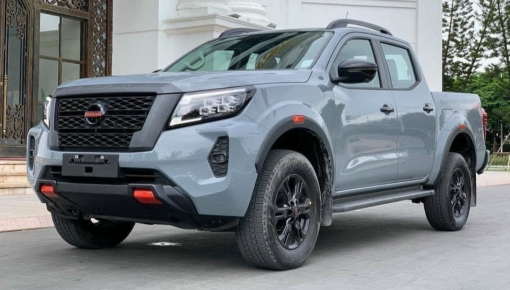 Nissan Navara giảm giá kỷ lục lên tới 120 triệu đồng tại đại lý