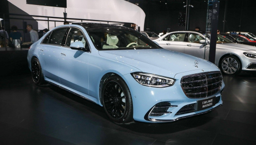 Mercedes-Benz S-Class phiên bản cá nhân hóa trình làng với màu sơn xanh sứ đẹp mắt