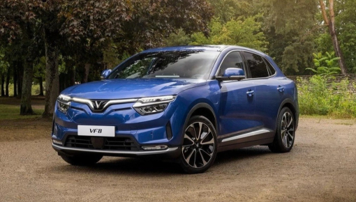 VinFast VF 8 bị triệu hồi tại Mỹ do lỗi màn hình trung tâm