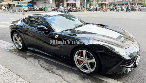 Ông Đặng Lê Nguyên Vũ lần đầu cầm lái Ferrari F12 Berlinetta, 1 trong các ngựa chồm có động cơ hút khí tự nhiên mạnh nhất