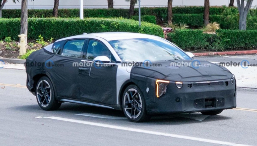 Kia K3 thế hệ mới xuất hiện trên đường phố, có thể đổi tên thành K4