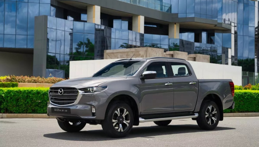 Xe bán tải Mazda BT-50 rẻ ngang sedan hạng B nhờ hãng giảm giá và đại lý ưu đãi thêm