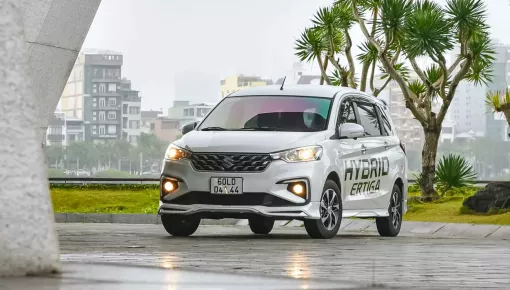 Suzuki Ertiga được khuyến mại lên đến 140 triệu đồng, bản tiêu chuẩn rẻ như xe hạng A