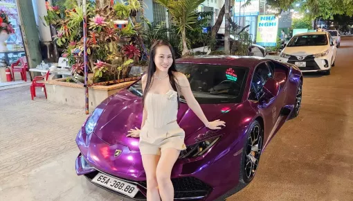 Vợ chồng nữ đại gia chuyên mua bán xe "2 thì" ở Cần Thơ đổi màu sơn cho Lamborghini Huracan biển tứ quý 8