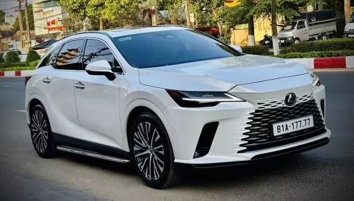 Có người hỏi mua 350 triệu đồng không bán, đại gia định danh biển 81A-177.77 cho chiếc xe Lexus RX350 mua tặng vợ