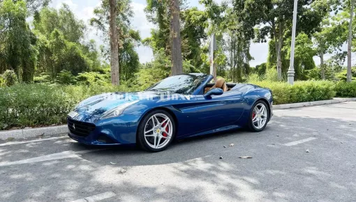 Cận cảnh 1 trong 2 chiếc Ferrari California T xuất hiện tại Việt Nam, 9 năm vẫn có sức hút khó tả