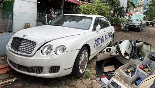 Đại gia Hà Nội dùng xe Bentley bán phở câu khách, nội thất để đồ nghề khiến không ít người xót