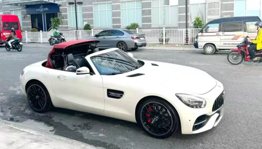 Mercedes-AMG GT Roadster còn thiếu trong bộ sưu tập xe của "Qua" Vũ trở lại Tp.HCM, giá 7,3 tỷ đồng