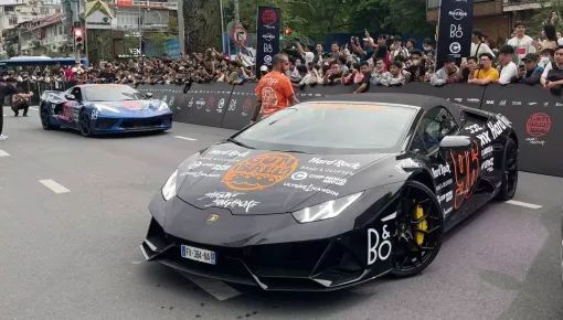 2 chiếc siêu xe Lamborghini Huracan xuất hiện chớp nhoáng ở Việt Nam làm giới mê xe nhớ về ký ức không vui