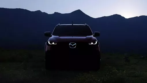 Mazda BT-50 2025 rục rịch ra mắt trong tháng này, đèn pha giống CX-5