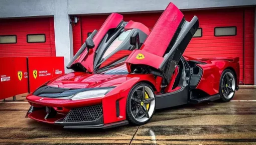 Cận cảnh siêu phẩm Ferrari F80 "bằng xương bằng thịt" có giá 3,9 triệu đô la ngoài đời thực