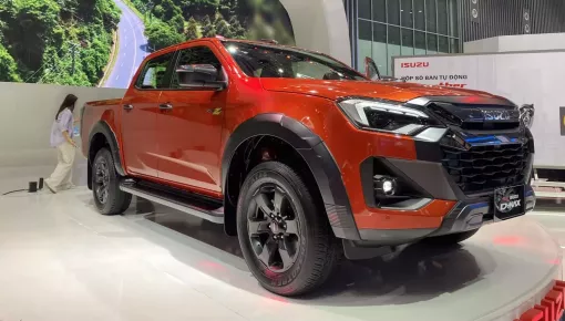 Cận cảnh Isuzu D-Max 2024 mới ra mắt: Thay đổi nhỏ liệu có đổi vận khi đấu Ford Ranger đã bất khả chiến bại