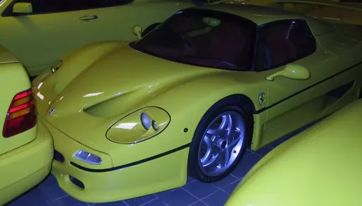 Siêu xe Ferrari F50 của Quốc Vương Brunei lần đầu lộ diện: Màu sơn quá chiến cùng nội thất đỏ