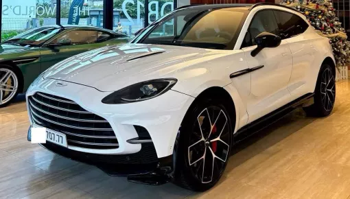 Trước khi sang năm mới, Aston Martin DBX707 màu trắng độc nhất Việt Nam chính thức có chủ, biển số trùng phiên bản xe