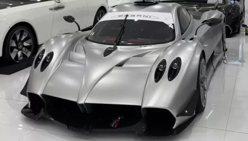 Ngoài Rolls Royce Arcadia Droptail giá 30 triệu USD, đại gia Singapore còn sở hữu cặp siêu xe đua Pagani Huayra R