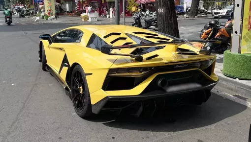 Siêu xe Lamborghini Aventador SVJ của đại gia Jacky tái xuất ngày Tết